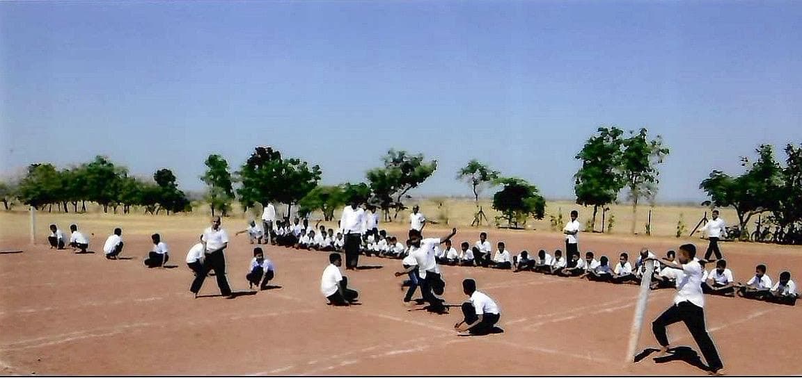 Students playing Kho-Kho at Shree Gurukul Vidyapeeth
